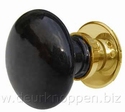 ouderwets deurbeslag - deurknop rond zwart messing